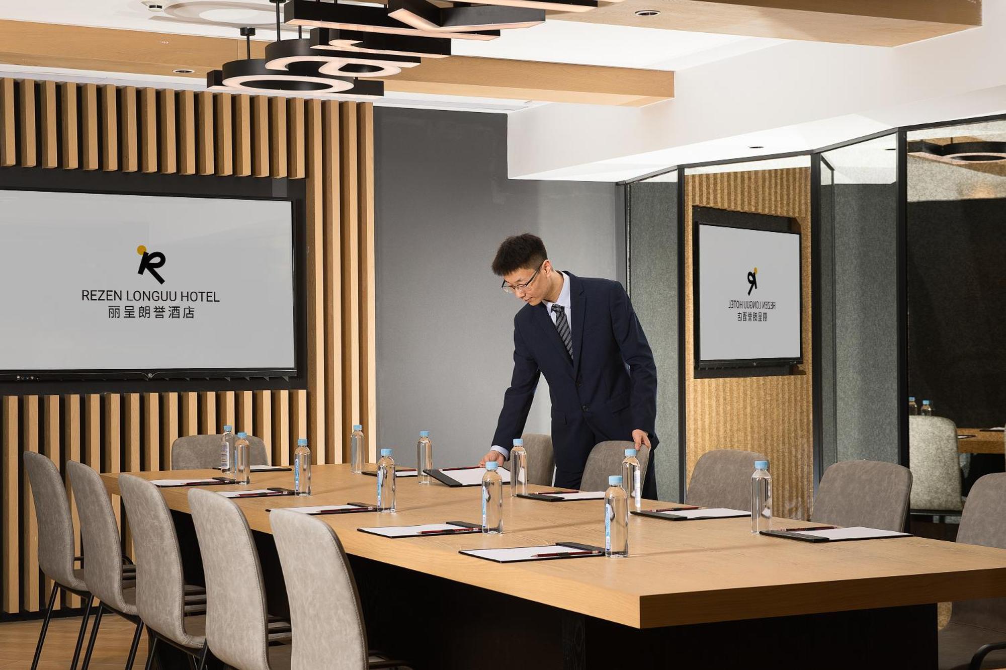 Langham Honor International Hotel Canton Fair Complex Branch - Free Shuttle To Canton Fair Complex During Canton Fair Period & Free Mini Bar Exterior foto