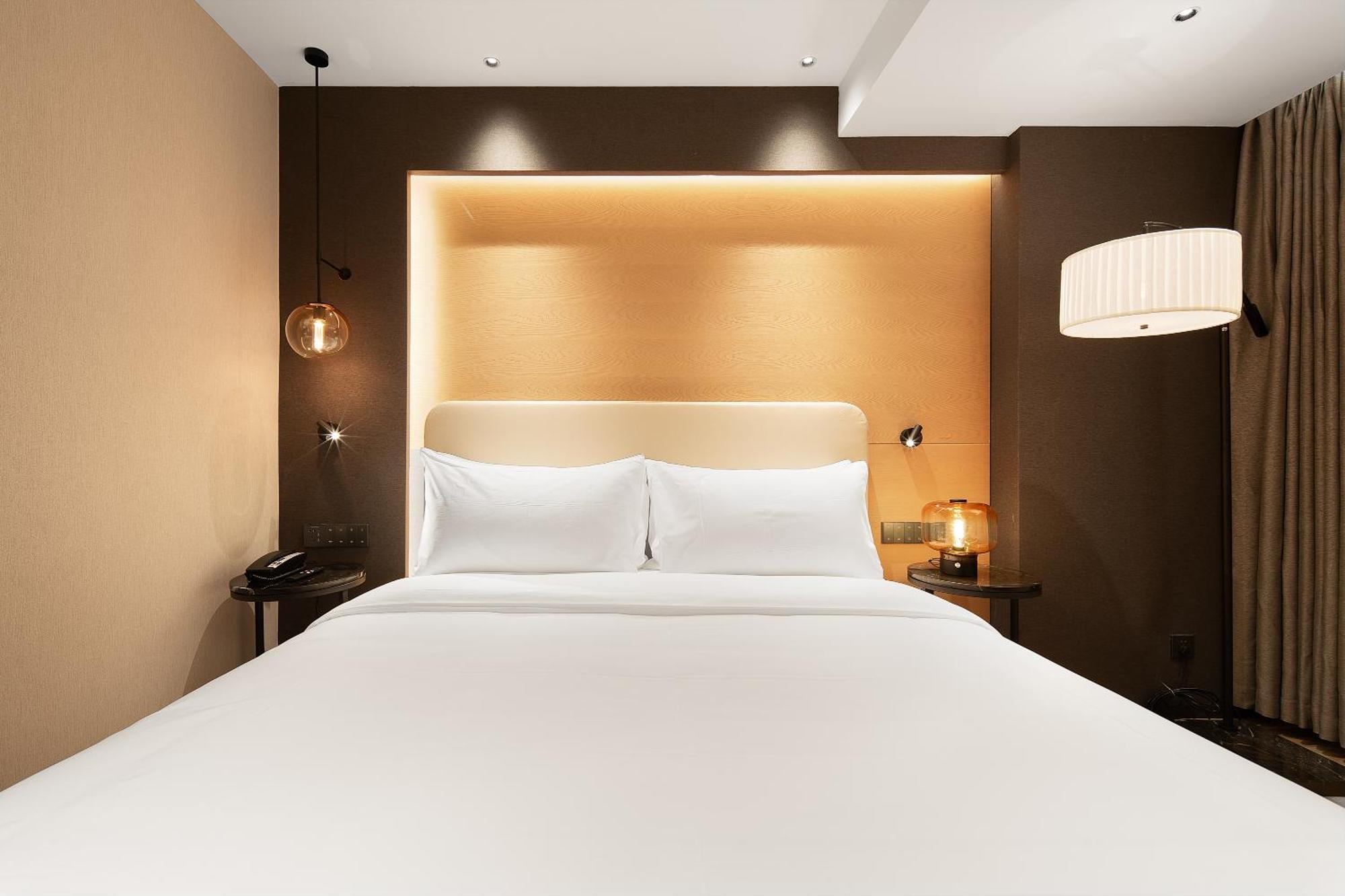 Langham Honor International Hotel Canton Fair Complex Branch - Free Shuttle To Canton Fair Complex During Canton Fair Period & Free Mini Bar Exterior foto